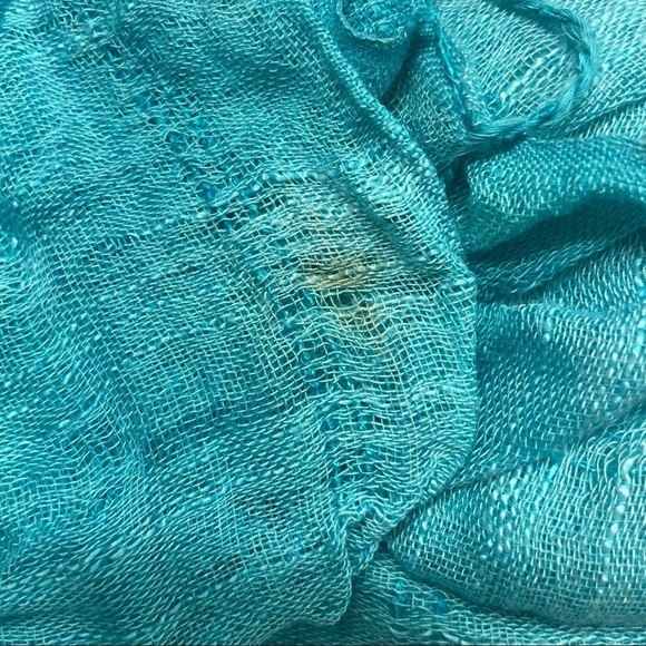 Viscose fringe scarf - Picture 6 of 6